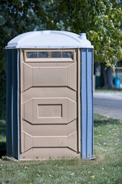 Porta potty delivery and setup in Penngrove, CA
